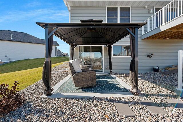 2121 DURUM COURT, Suamico, WI 54313