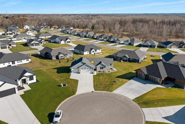 2121 DURUM COURT, Suamico, WI 54313