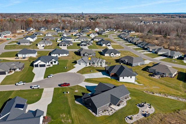 2121 DURUM COURT, Suamico, WI 54313