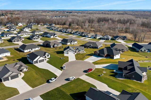 2121 DURUM COURT, Suamico, WI 54313