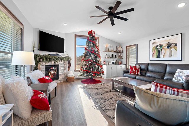 2121 DURUM COURT, Suamico, WI 54313