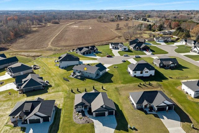 2121 DURUM COURT, Suamico, WI 54313