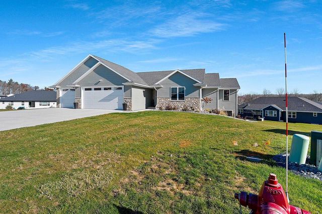 2121 DURUM COURT, Suamico, WI 54313