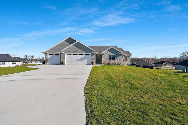 2121 DURUM COURT, Suamico, WI 54313