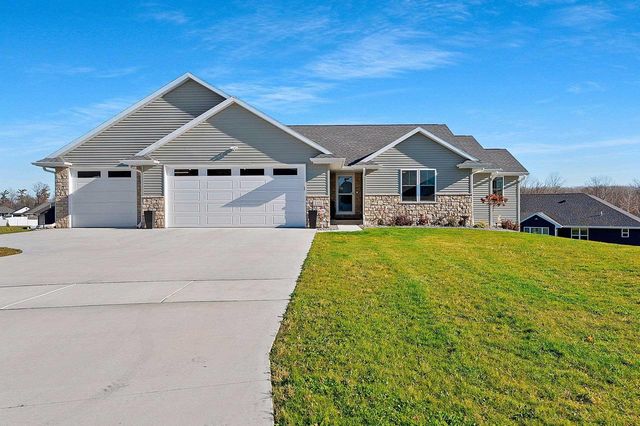 2121 DURUM COURT, Suamico, WI 54313