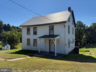 205 FRY, Mohnton, PA 19540