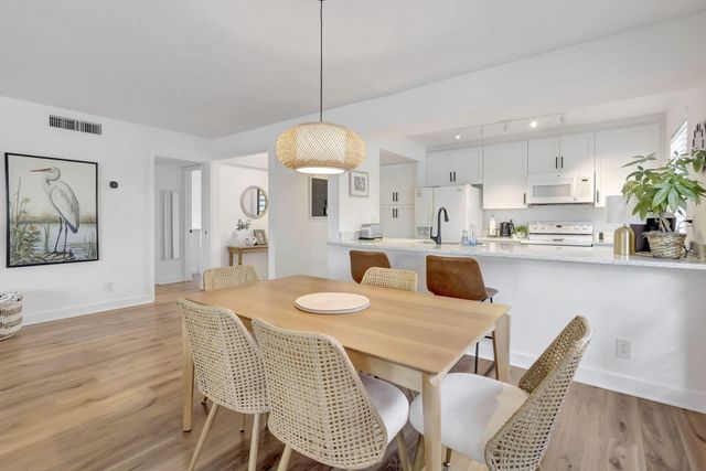 334 Brackenwood Circle, Palm Beach Gardens, FL 33418