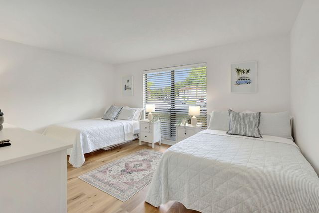 334 Brackenwood Circle, Palm Beach Gardens, FL 33418