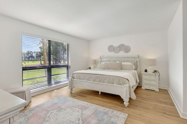 334 Brackenwood Circle, Palm Beach Gardens, FL 33418