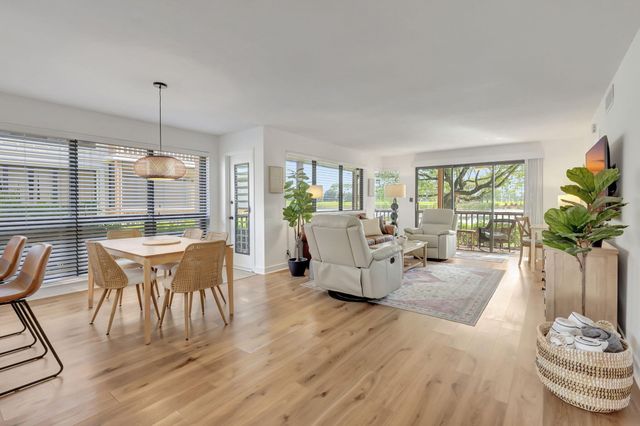 334 Brackenwood Circle, Palm Beach Gardens, FL 33418