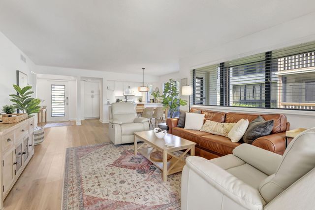 334 Brackenwood Circle, Palm Beach Gardens, FL 33418