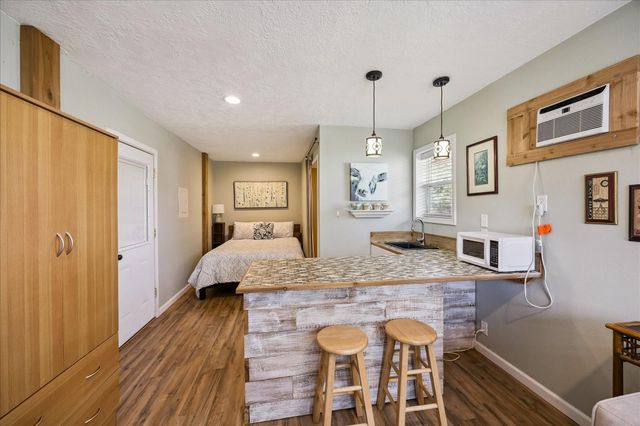 15946 Fm 1094, Cat Spring, TX 78933