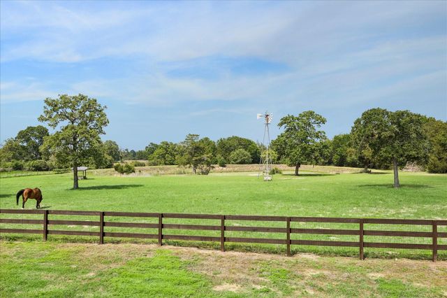 15946 Fm 1094, Cat Spring, TX 78933