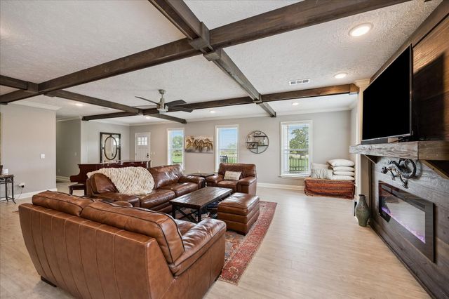 15946 Fm 1094, Cat Spring, TX 78933