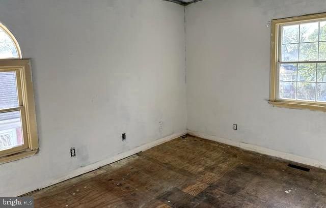 6 PARKWOOD, Dundalk, MD 21222