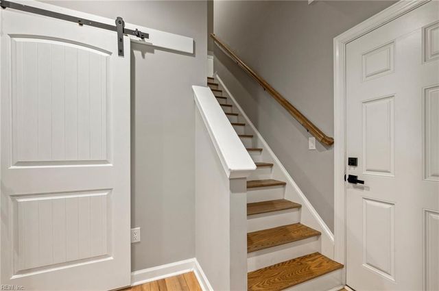 49 James River LN, Newport News, VA 23606