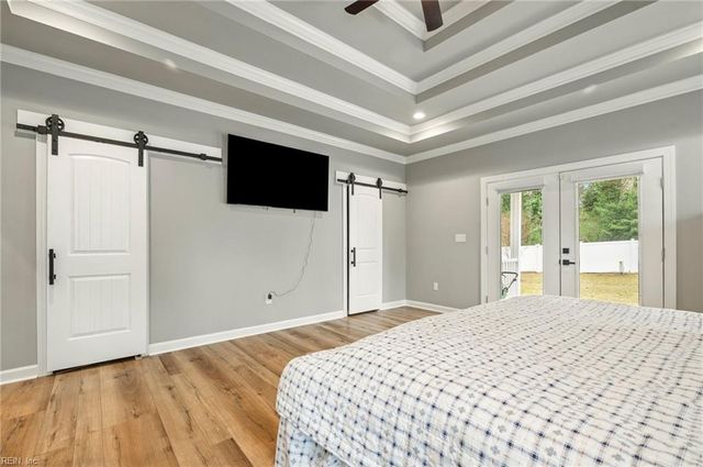 49 James River LN, Newport News, VA 23606