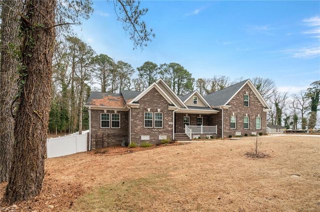 49 James River LN, Newport News, VA 23606
