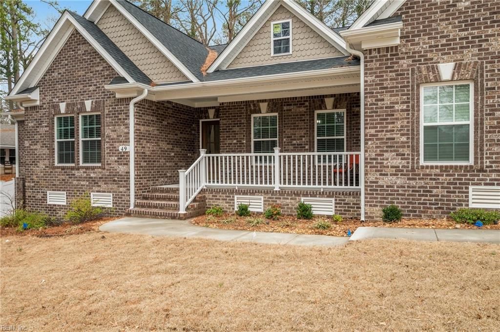 49 James River LN, Newport News, VA 23606