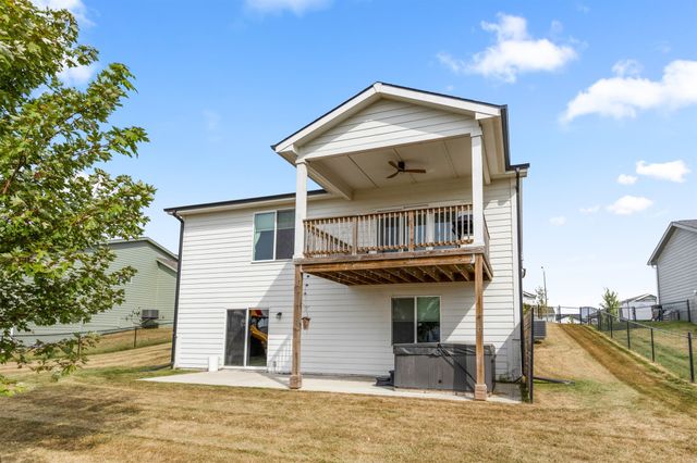 1045 Spruce Street, Waukee, IA 50263