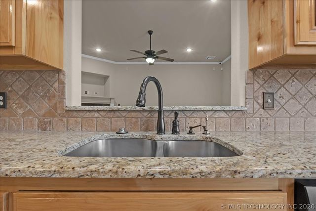 1240 W Keeling Avenue, Sapulpa, OK 74066