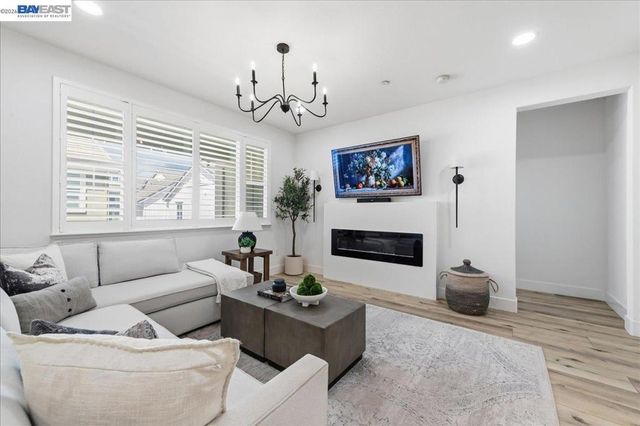 6916 Stags Leap Ln, Dublin, CA 94568