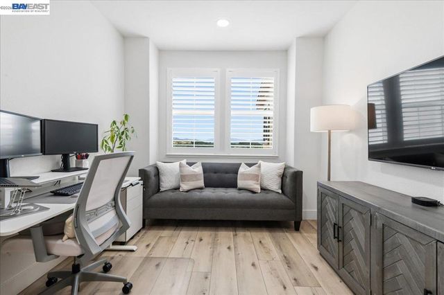 6916 Stags Leap Ln, Dublin, CA 94568