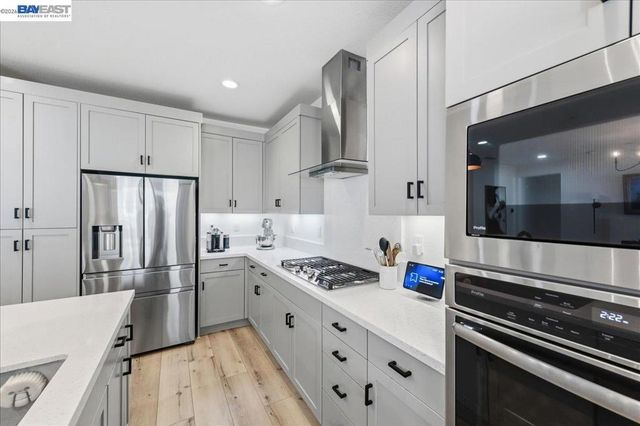 6916 Stags Leap Ln, Dublin, CA 94568