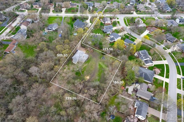 1601 W Wiesbrook Road, Wheaton, IL 60189