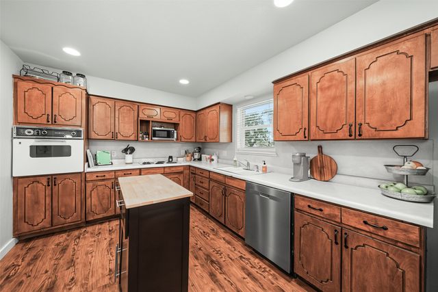 909 Shady Oaks, Bridgeport, TX 76426