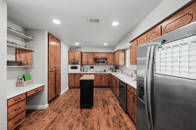 909 Shady Oaks, Bridgeport, TX 76426