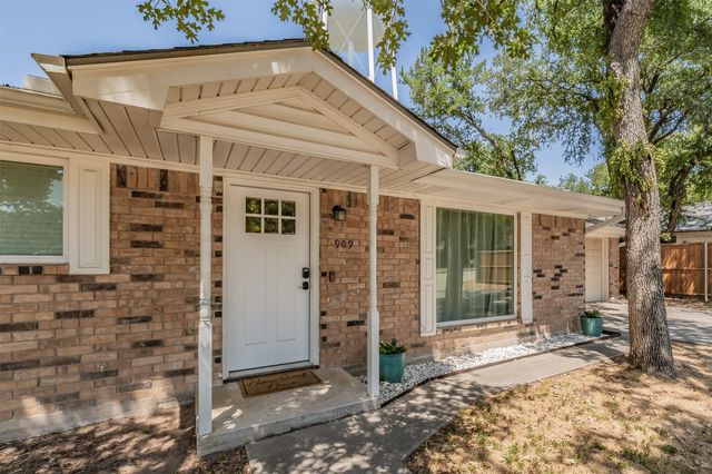 909 Shady Oaks, Bridgeport, TX 76426