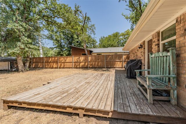 909 Shady Oaks, Bridgeport, TX 76426