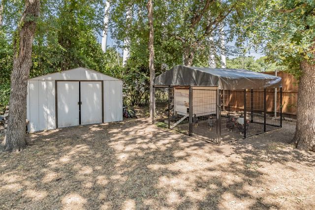 909 Shady Oaks, Bridgeport, TX 76426