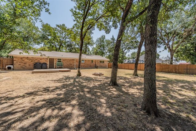 909 Shady Oaks, Bridgeport, TX 76426