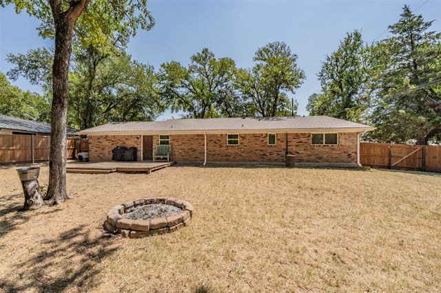 909 Shady Oaks, Bridgeport, TX 76426
