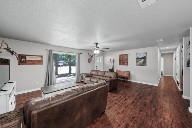 909 Shady Oaks, Bridgeport, TX 76426