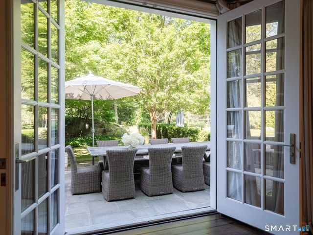 23 Wyckham Hill Lane, Greenwich, CT 06831