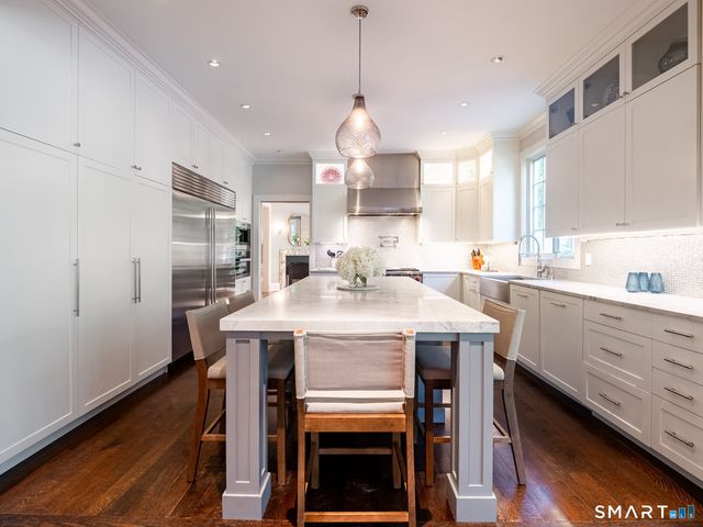 23 Wyckham Hill Lane, Greenwich, CT 06831