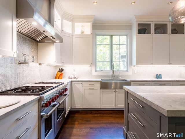 23 Wyckham Hill Lane, Greenwich, CT 06831