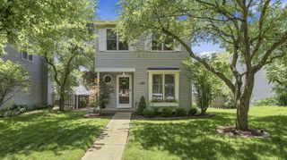 916 Britta Lane, Geneva, IL 60134