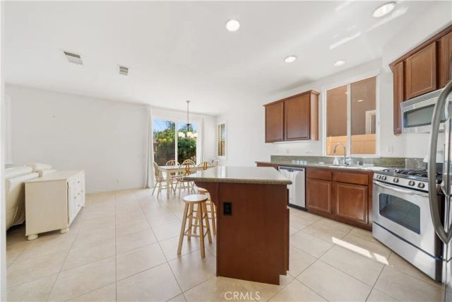 829 Lincoln Gln, Buena Park, CA 90620