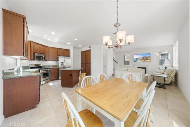 829 Lincoln Gln, Buena Park, CA 90620