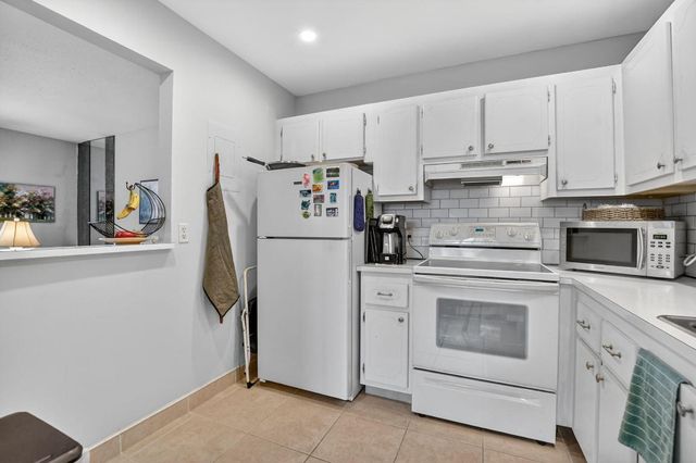 471 Monaco J, Delray Beach, FL 33446