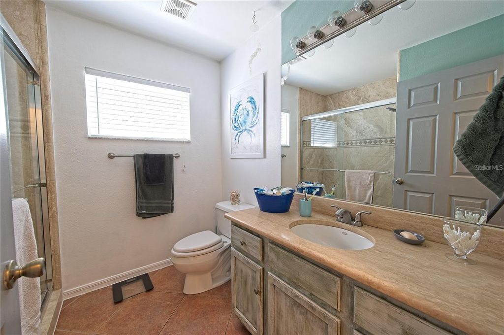 Image 15 of property listing at 4408 SANIBEL WAY, Bradenton, FL 34203