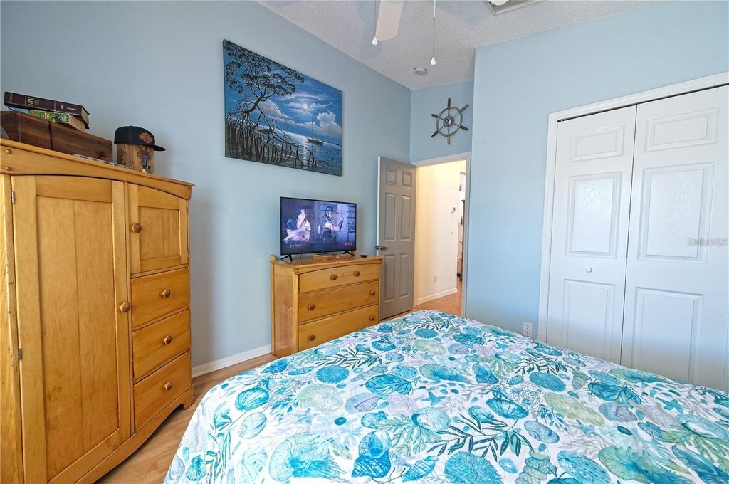 Image 10 of property listing at 4408 SANIBEL WAY, Bradenton, FL 34203