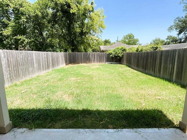 8153 Homewood B, Houston, TX 77028