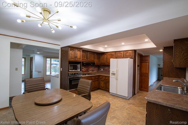 5030 Stellar Road, Shelby Charter Township, MI 48316