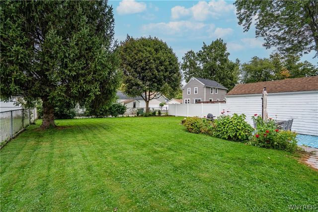 8512 Frontier Avenue, Niagara Falls, NY 14304