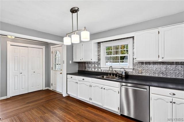 8512 Frontier Avenue, Niagara Falls, NY 14304